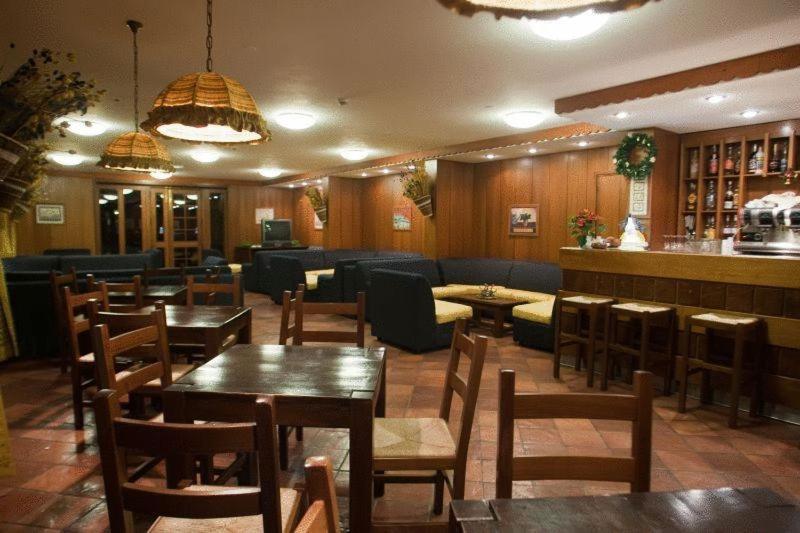 Hotel Ski Club I Cavalieri Rta Sestriere Exterior photo